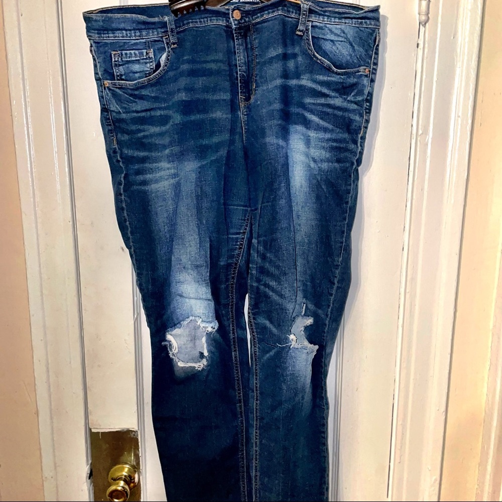 Old Navy Boyfriend Skinny Distressed jeans